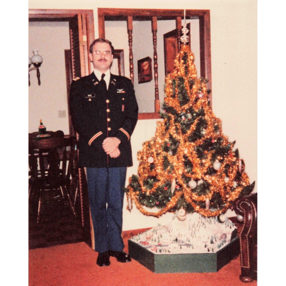1982 US Army Dress Uniform Soldier Christmas Tree Found Photo Kodak Snapshot - Picture 1 of 2